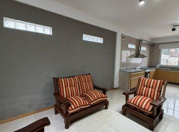 Departamento de 2 ambientes, Almirante Brown · Amplio Departamento con Suit