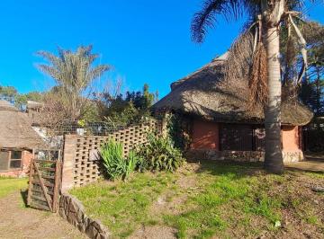 Casa · 191m² · 3 Ambientes · 2 Cocheras · Venta de Terreno con Dos Casas El Pinar Sur