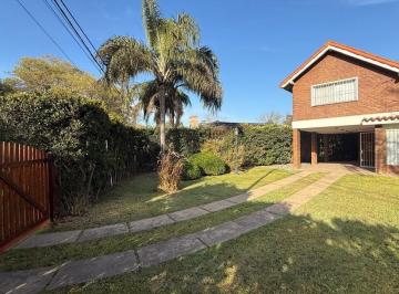 Local comercial · 105m² · 4 Ambientes · 1 Cochera · Casa en Alquiler Para Comercio - Funes
