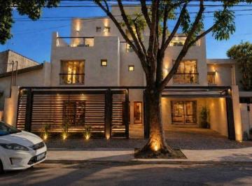 Casa de 4 ambientes, Vicente López · Duplex a Estrenar, Olivos. Dos Cocheras, 2 Dorm. y Play. Patio con Parrilla
