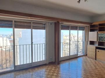 Departamento · 64m² · 3 Ambientes · Venta Departamento Tres Ambientes Luminoso Paternal