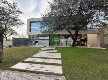 Oficina comercial · 63m² · 3 Ambientes · 2 Cocheras · 2 Cocheras - Seguridad 24hs - 2 Privados