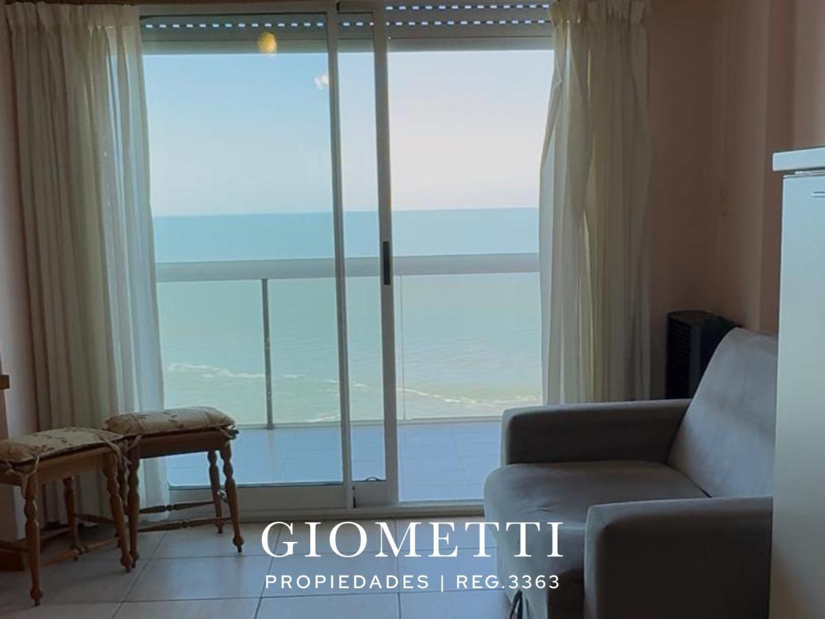 Depto 2 amb, 41m² con balcón y vista al mar — La Perla