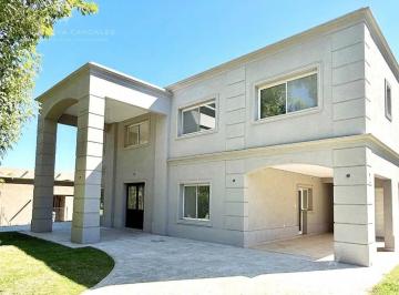 Casa · 267m² · 4 Ambientes · 3 Cocheras · Casa en La Reserva Cardales