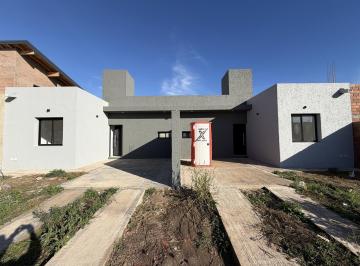Casa · 72m² · 4 Ambientes · 1 Cochera · Venta – Dúplex de 2 Dorm. a Estrenar con Patio y Asador en Docta