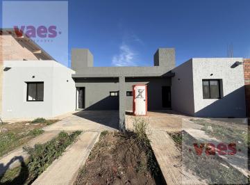 Casa · 72m² · 4 Ambientes · 1 Cochera · Venta – Dúplex de 2 Dorm. a Estrenar con Patio y Asador en Docta