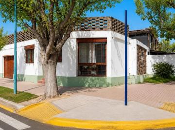 Casa · 128m² · 4 Dormitorios · 1 Cochera · Inmoestate Vende Casa en Godoy Cruz, Mendoza