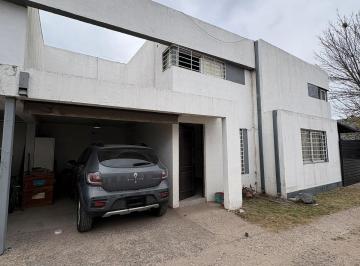 Casa · 71m² · 3 Ambientes · 1 Cochera · Duplex Dos Dorm. - Complejo Cerrado