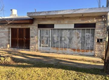 Casa · 380m² · 10 Ambientes · Venta de Casa con Local en San Carlos, La Plata
