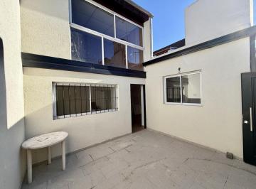 PH · 82m² · 4 Ambientes · 1 Cochera · PH en Villa Devoto