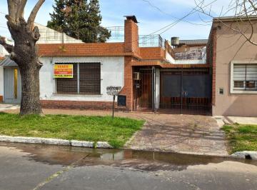 PH en Venta de 4 ambientes Lomas de Zamora · Casa en PH Al Frente con Cochera Apta Credito Anticipo U$s 60.000 y Cuotas