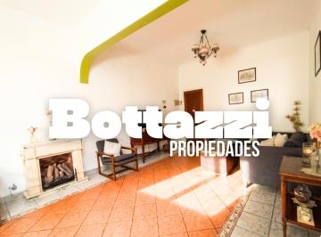 PH · 126m² · 4 Ambientes · Amplio PH 4 Ambientes en La Mejor Zona Residencial de Banfield