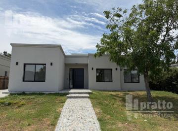 Casa · 182m² · 4 Ambientes · 2 Cocheras · Casa en San Matias