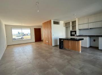 Casa · 142m² · 4 Ambientes · 2 Cocheras · Casa en Alquiler en Docta Nobu, con Gran Patio y Pileta