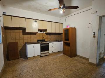 Casa · 80m² · 5 Ambientes · 1 Cochera · Venta Casa Lote Propio 166 m² de 5 Ambientes en Villa Lynch