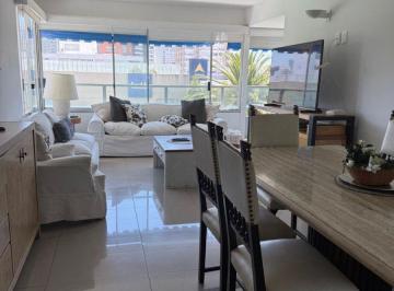Departamento de 4 ambientes, Uruguay · Oportuinidad Apartamento 2 Dorm., en Península, Punta del Este