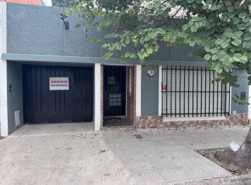 Casa de 5 ambientes, Córdoba · San Vicente, Casa con 7 Cocheras de Alquiler Mensual + Departamento Independiente.