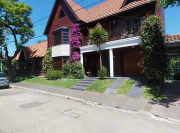 Casa de 9 ambientes, Villa Urquiza · Hermosa Casa a Una Cuadra del Parque - Barrio Parque Saavedra Villa Urquiza