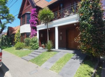Casa de 9 ambientes, Villa Urquiza · Hermosa Casa a Una Cuadra del Parque - Barrio Parque Saavedra Villa Urquiza
