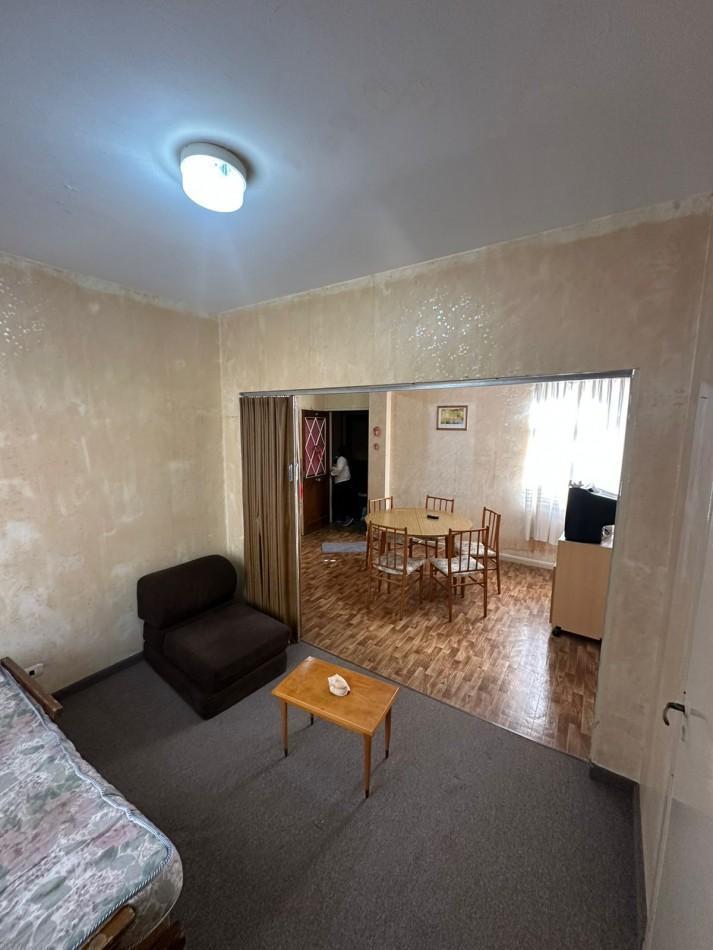 Venta departamento 2 ambientes Y medio. Cocina separada. Living comedor amplio.