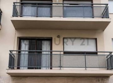 Departamento · 66m² · 4 Ambientes · Venta Departamento 4 Ambientes Luminoso La Perla
