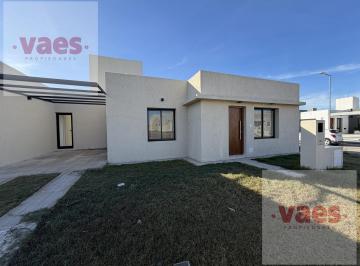 Casa · 75m² · 3 Ambientes · 1 Cochera · Venta – Dúplex de 2 Dorm. a Estrenar en Docta