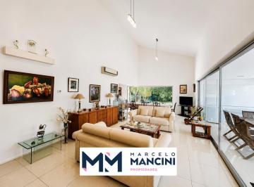 Casa · 200m² · 5 Ambientes · 6 Cocheras · Canning Casa en Saint Thomas Sur