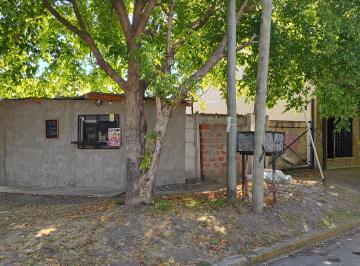 Casa de 6 ambientes, Almirante Brown · Casa Esquina