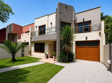 Casa · 188m² · 5 Ambientes · 3 Cocheras · Alquiler Casa 5 Amb Parque Luro Las Farolas