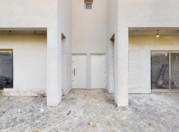 Casa · 120m² · 4 Ambientes · 1 Cochera · Casa Duplex en Venta de 4 Ambientes en Olivos con Cochera y Terraza