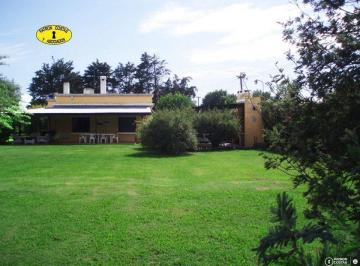 Casa · 450m² · 5 Dormitorios · 1 Cochera · Alquiler de Casa Quinta en Open Door, 5 Dorm. 3 Baños con Pileta, Parrilla y Quincho y 7000 m² de P