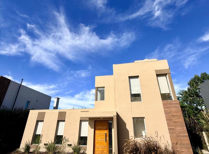 Casa · 165m² · 4 Ambientes