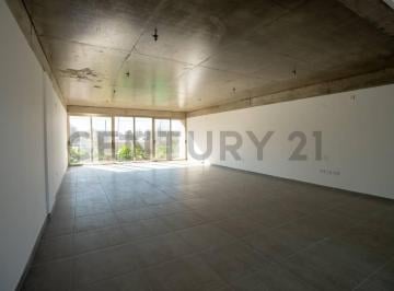 Oficina comercial · 82m² · 1 Ambiente · 1 Cochera · Oficina en Alquiler en Gorina
