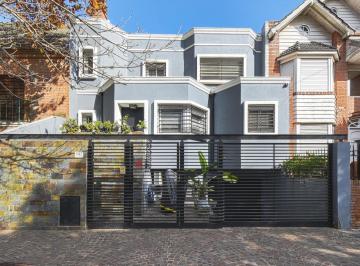 Casa · 305m² · 6 Ambientes · 2 Cocheras · Venta Casa 6 Ambientes con Jardín y Pileta en Acassuso