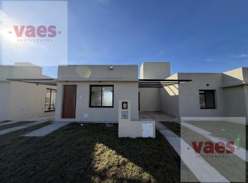 Casa · 55m² · 2 Ambientes · 1 Cochera · Venta – Dúplex de 1 Dormitorio con Patio y Cochera en Docta Av