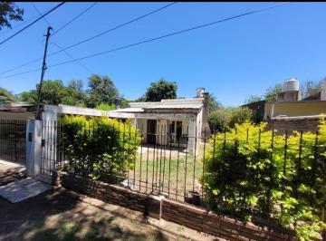 Quinta vacacional · 154m² · 2 Dormitorios · 1 Cochera · Venta Casa/quinta 2 Dorm. en Colastiné