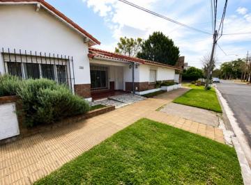 Casa de 4 ambientes, Morón · Apta Credito Casa en Venta Castelar Norte
