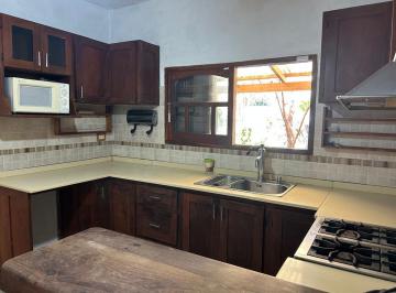 Casa · 120m² · 3 Ambientes · 1 Cochera · Alquiler Casa La Reja