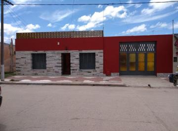 Casa · 200m² · 5 Ambientes · 4 Cocheras · Casa Tres Dorm. Almafuerte Centro