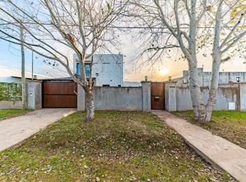Casa · 189m² · 5 Ambientes · 1 Cochera · Casa en Venta 2 Dorm. Cochera Tds 3 Sector a