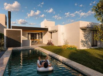 Casa · 123m² · 3 Ambientes · Terreno en Acequias del Aire