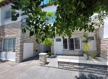 PH · 72m² · 4 Ambientes · PH en Venta Barri Santa Monica
