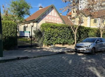 Casa · 190ha · 4 Ambientes · 2 Cocheras · Venta Casona de Estilo Barrio Inglés Apto Crédito