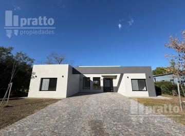 Casa · 205m² · 4 Ambientes · 2 Cocheras · Casa en San Matias