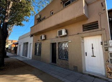 PH de 4 ambientes, Vicente López · Excelente PH de 4 Ambientes con Patio