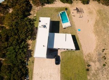 Casa de 5 ambientes, Punta Médanos · Casa en Barrio Privado Punta Médanos, Playa y Campo, Seguridad 24hs. D