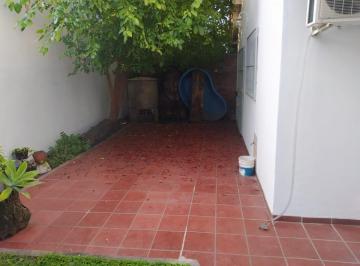 PH · 80m² · 5 Ambientes · 2 Cocheras · PH en Alquiler en Ramos Mejia