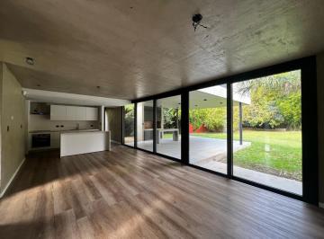 Casa · 148m² · 4 Ambientes · 1 Cochera · Casa en City Bell