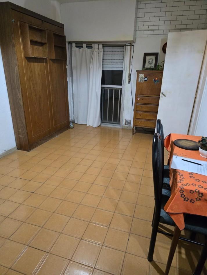 Departamento de 1 ambiente, balcón frances con vista lateral al mar