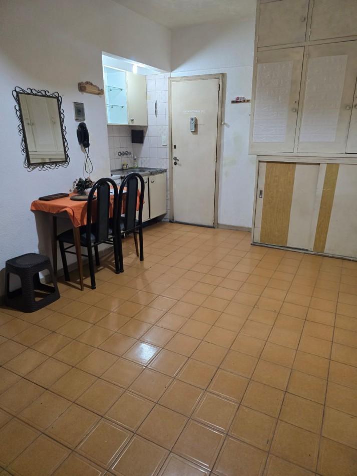 Depto 1 amb, 18m² con balcón francés — Torreón